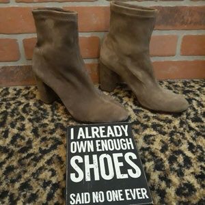 Antonio Melani Stretch Suede Leather Ankle Boots High Heel Beige Neutral Retro